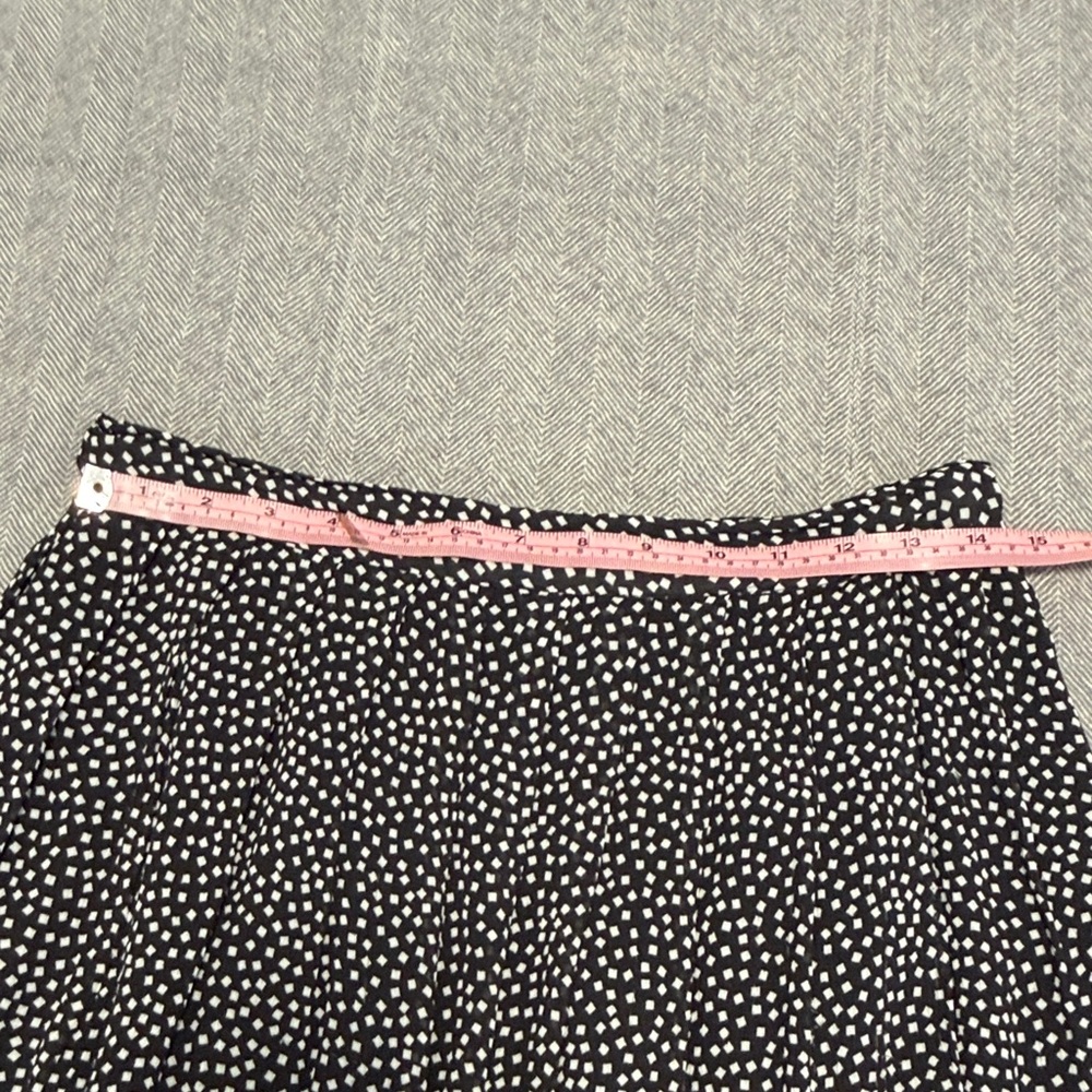 Black and White Elegant Pleated Polka Dot Skirt. - Picture 6 of 12